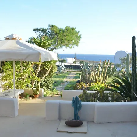 Absolute Peace North By The Volcanic Slopes * Imerovigli (Santorini)