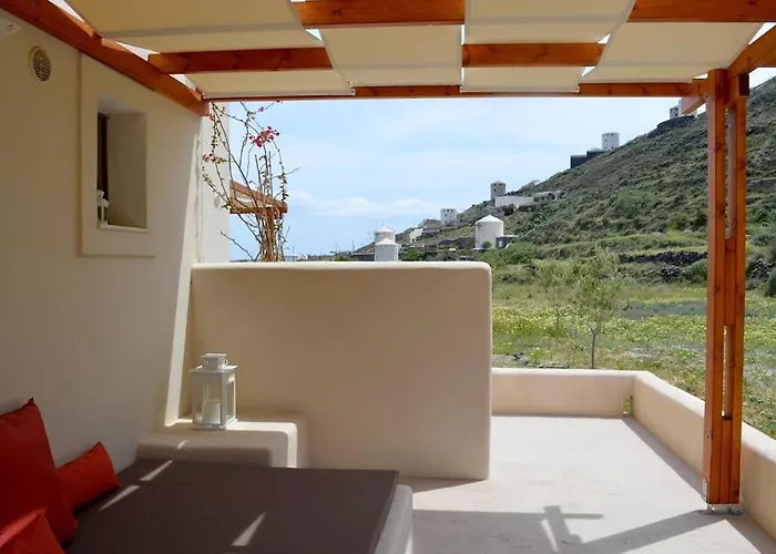 Absolute Peace North By The Volcanic Slopes Feriehus Imerovigli (Santorini)