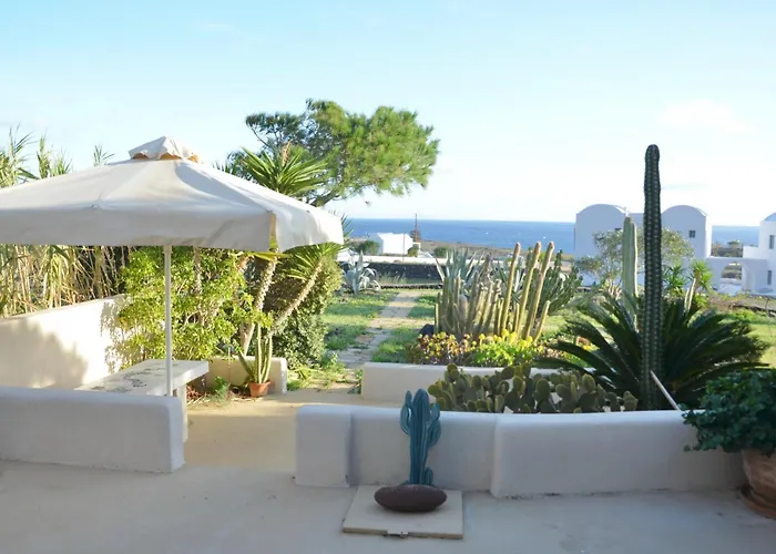 Absolute Peace North By The Volcanic Slopes * Imerovigli (Santorini)