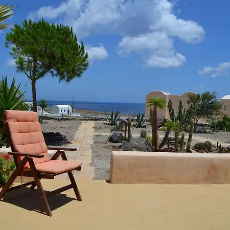 Absolute Peace North By The Volcanic Slopes Imerovigli (Santorini)