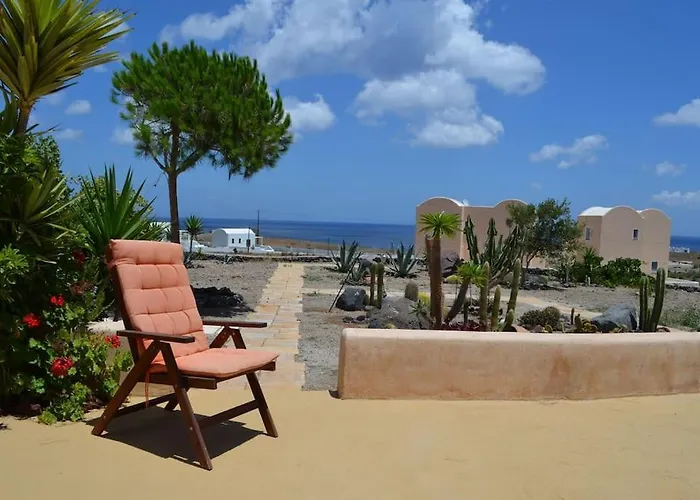 Absolute Peace North By The Volcanic Slopes Imerovigli (Santorini)